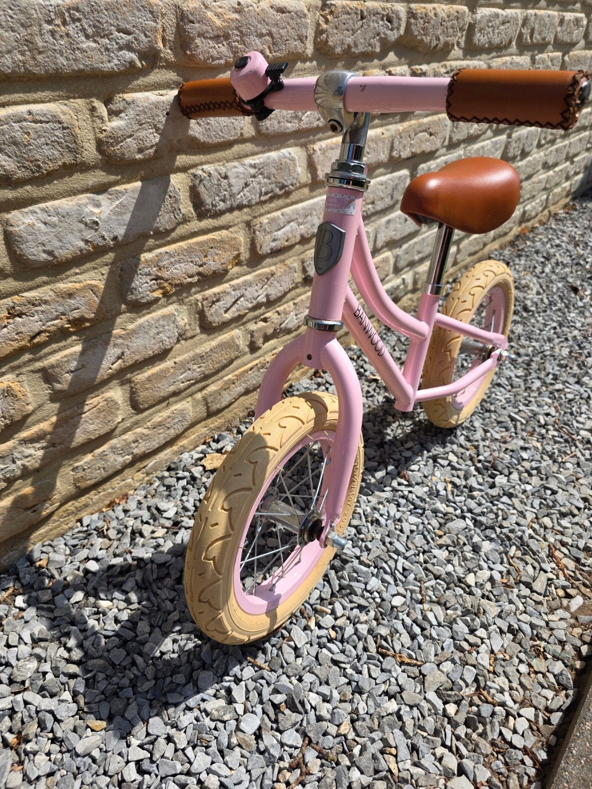 Roze loopfiets van Banwood, Ophalen