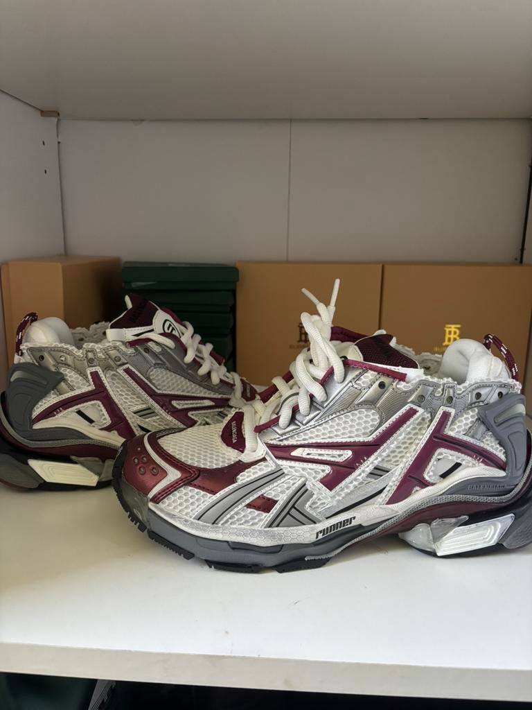Balenciaga runner, Ophalen, Zo goed als nieuw