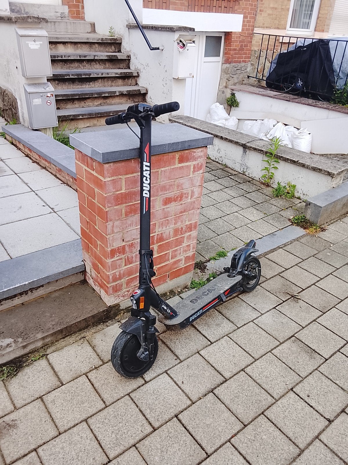 Trottinette électrique Ducati Pro 1 EVO, Vélos & Vélomoteurs