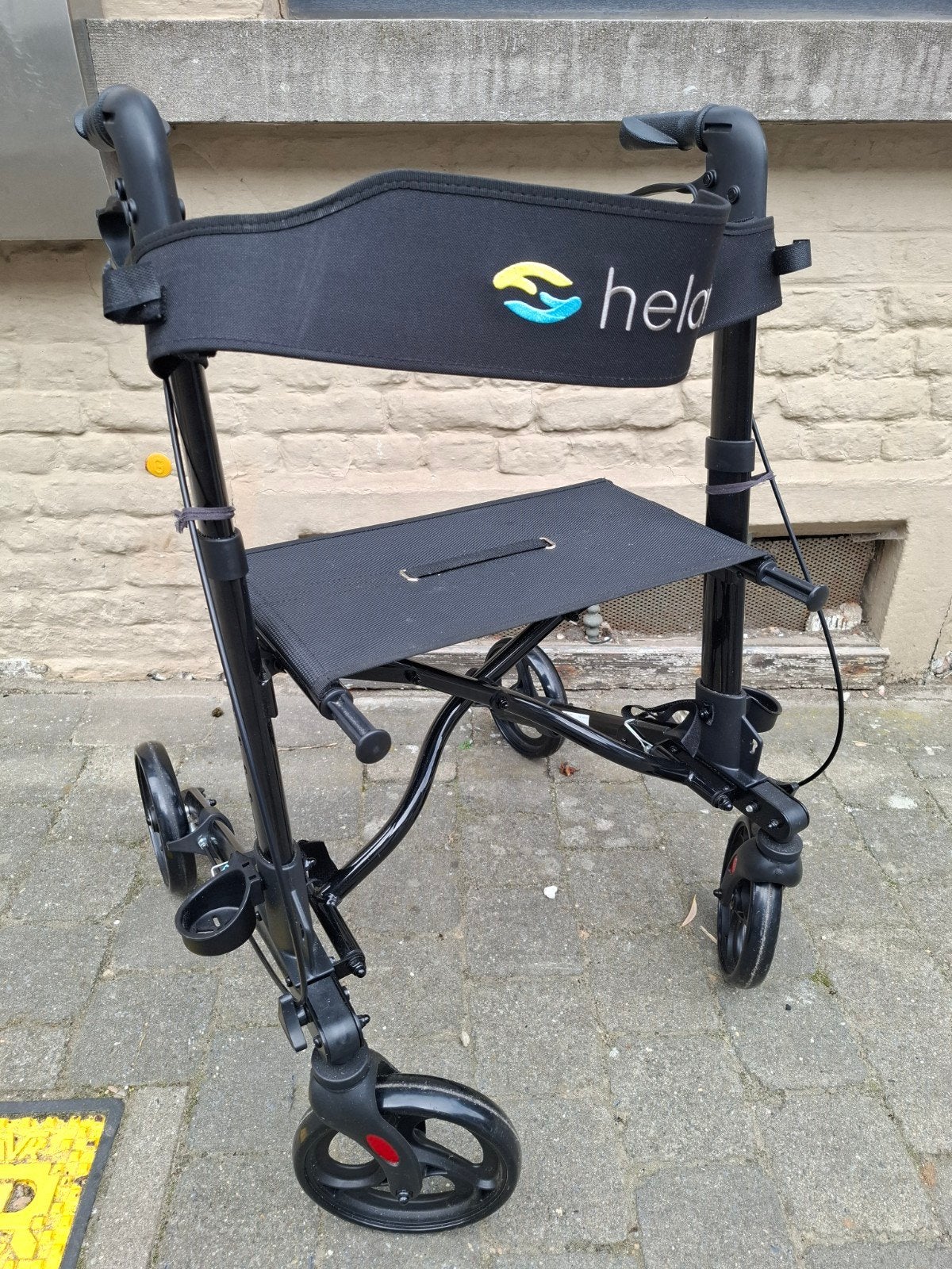 Rollator, tribune acheté en 2026 état PARFAIT, Enlèvement