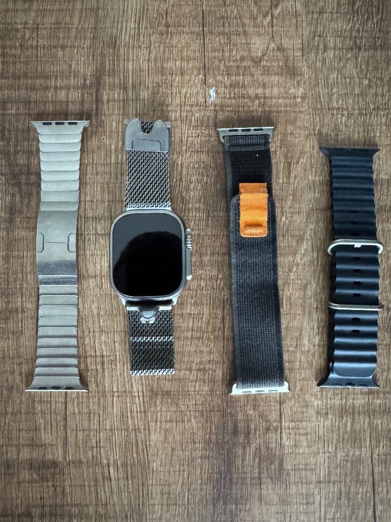 Apple Watch Ultra met 4 bandjes van Apple, Handtassen en Accessoires, Smartwatches, Zo goed als nieuw, iOS, Grijs, Ophalen of Verzenden
