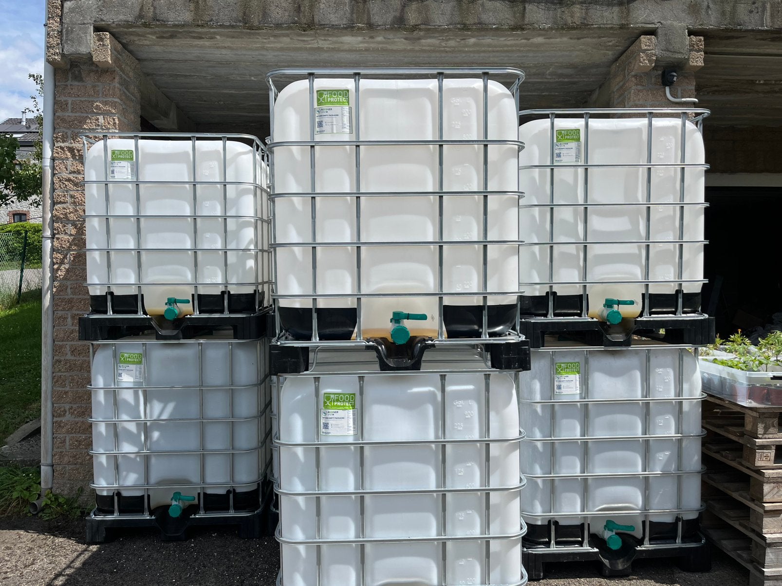 Cuves IBC 1000L ALIMENTAIRE – Palette plastique, 150 litres ou plus, Enlèvement, Comme neuf, Métal