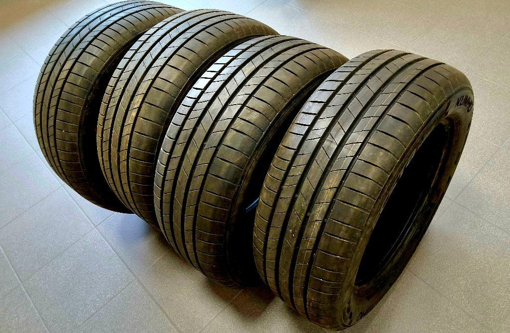 4 nouveaux pneus été 235/55-17, Neuf, Pneus été, Enlèvement, 235 mm