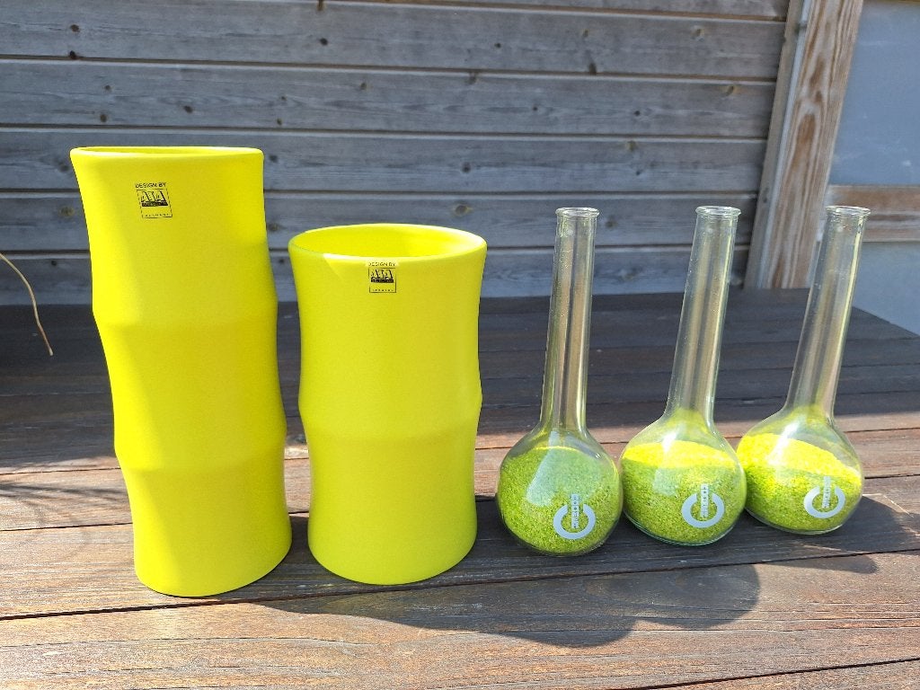 2 groene vazen + 3 bijpassende flesjes, Zo goed als nieuw, Steen/keramiek, Groen, Ophalen