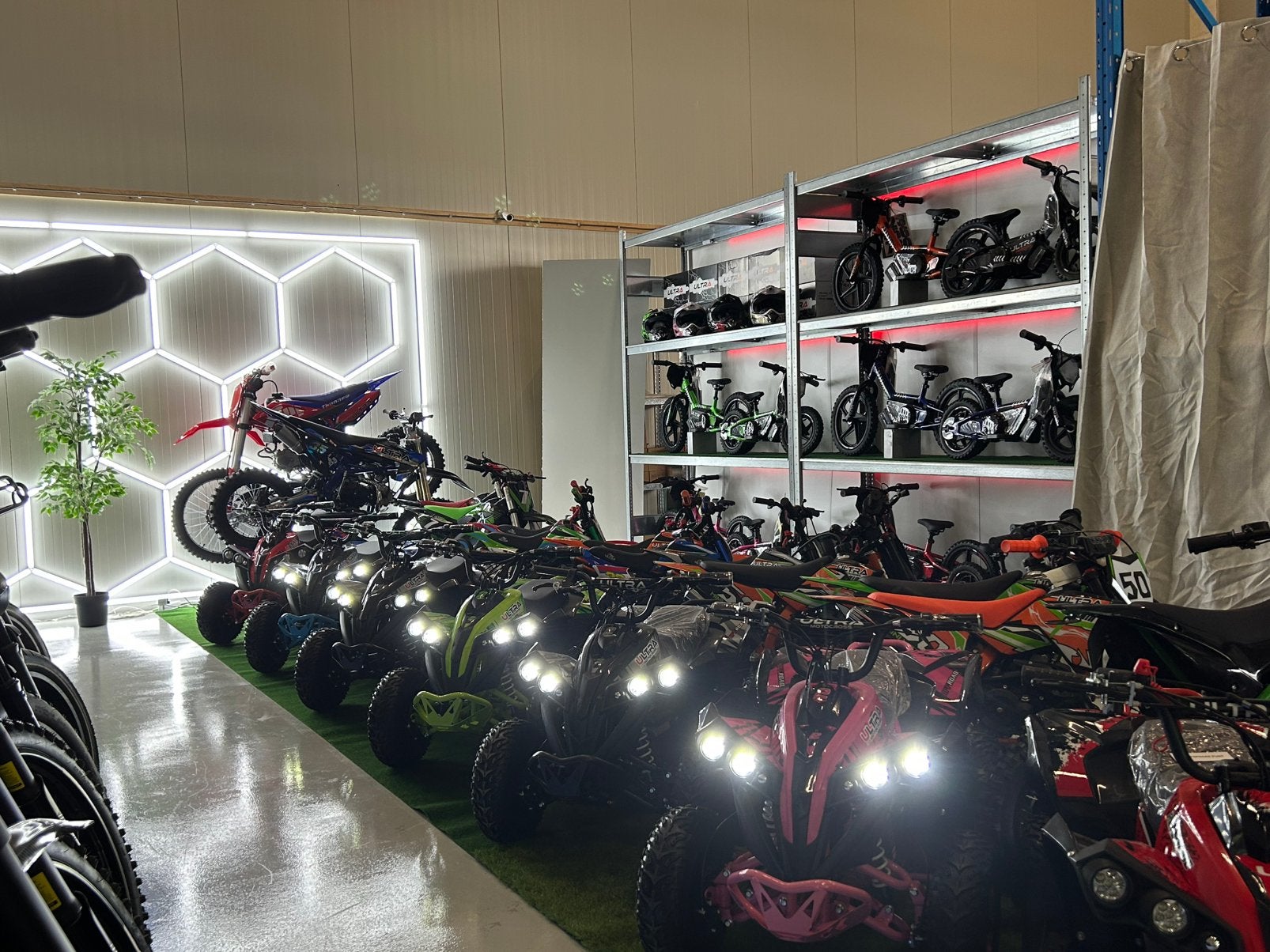 Nieuwe electrische en benzine quads,crossers,loopfiets,enz, Nieuw