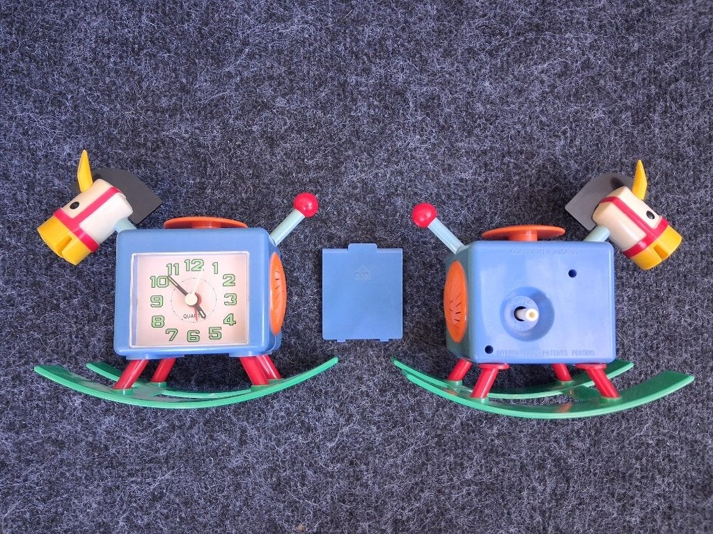 Vintage rocking pony alarm clock, Ophalen of Verzenden, Zo goed als nieuw, Film, Gebruiksvoorwerp