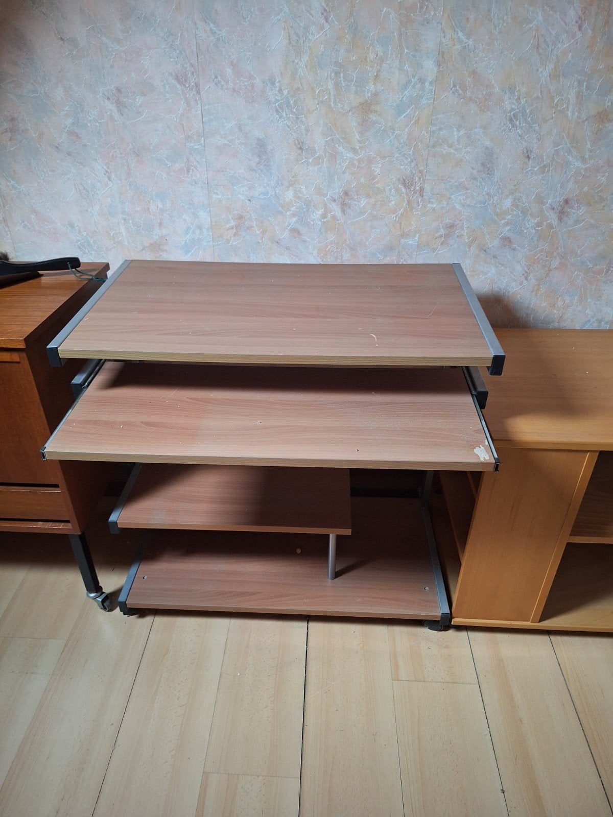 bureau, Ophalen, Zo goed als nieuw