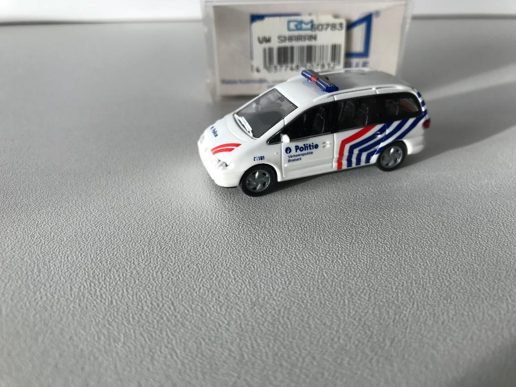 VOLKSWAGEN SHARAN - POLITIE - RIETZE - 1:87, Verzenden, Nieuw, Auto, Rietze