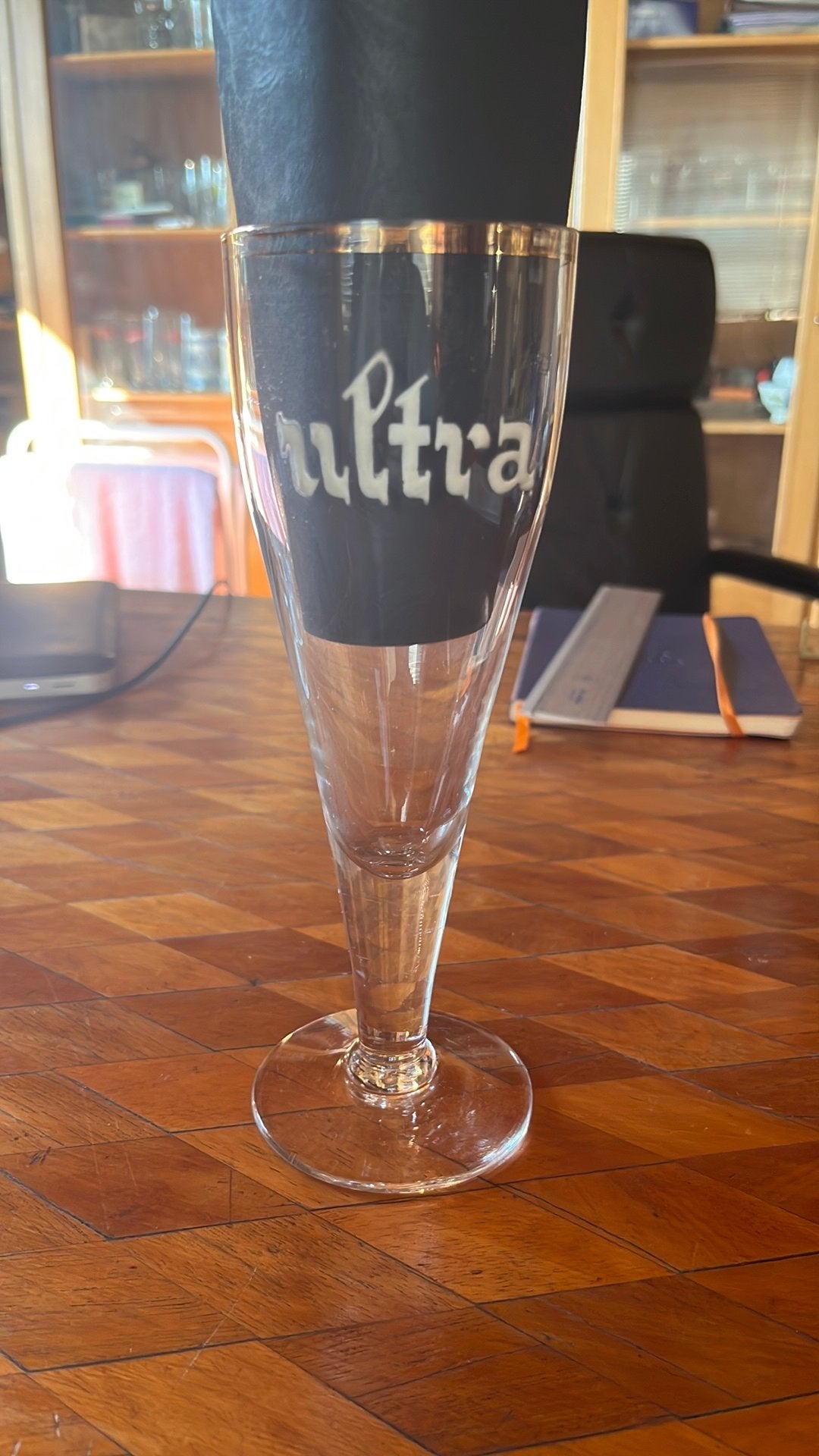 Verre emaillé brasserie belge Ultra, Enlèvement ou Envoi, Comme neuf