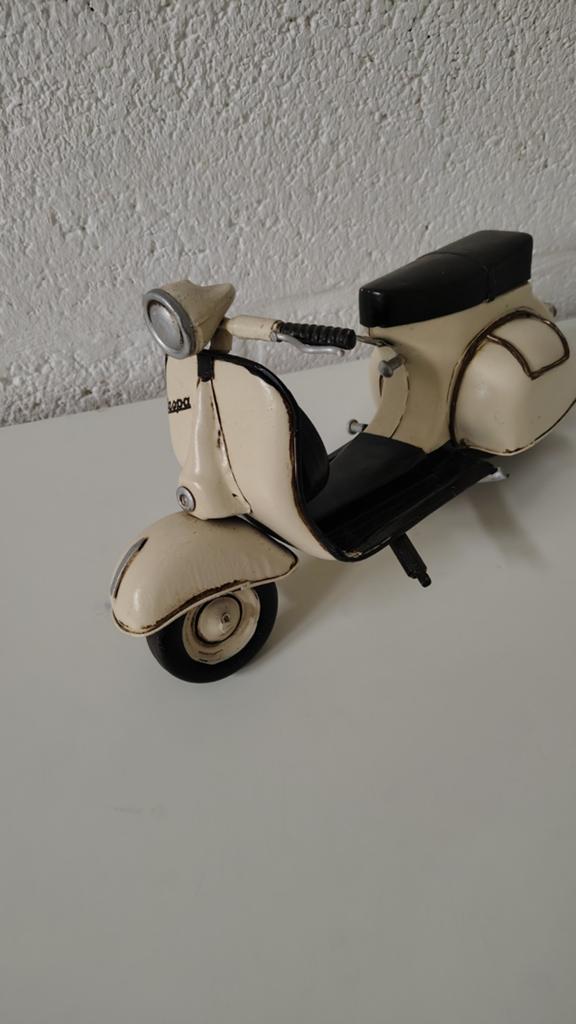 Vespa retro, Ophalen of Verzenden