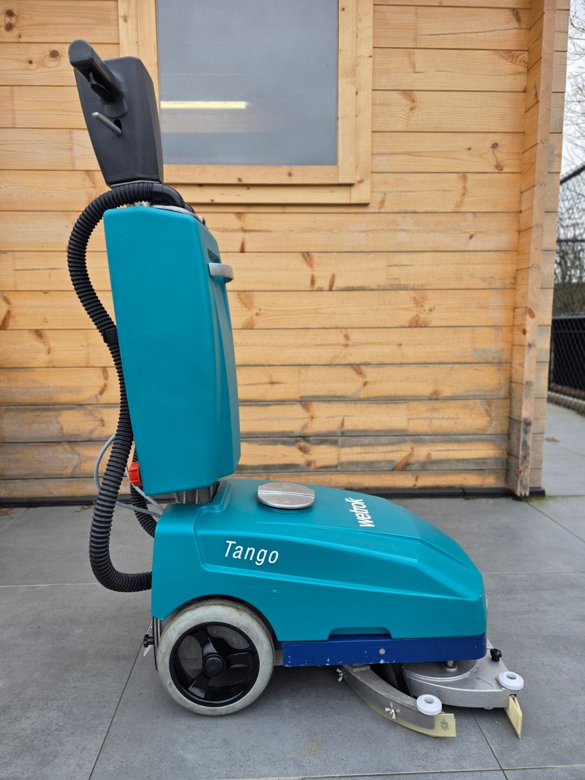 Wetrok Tango Schrobzuigmachine op batterij, Doe-het-zelf en Bouw, Reinigingsmachines, Ophalen of Verzenden, Zo goed als nieuw
