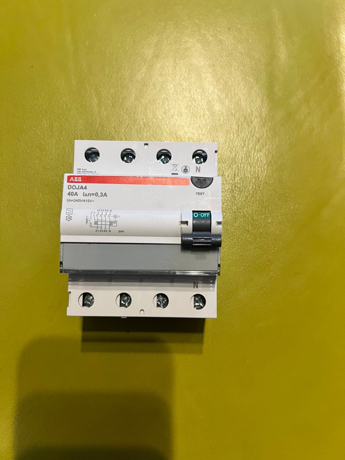 ABB diff 40A 300mA 4 polig, Doe-het-zelf en Bouw, Ophalen of Verzenden, Nieuw
