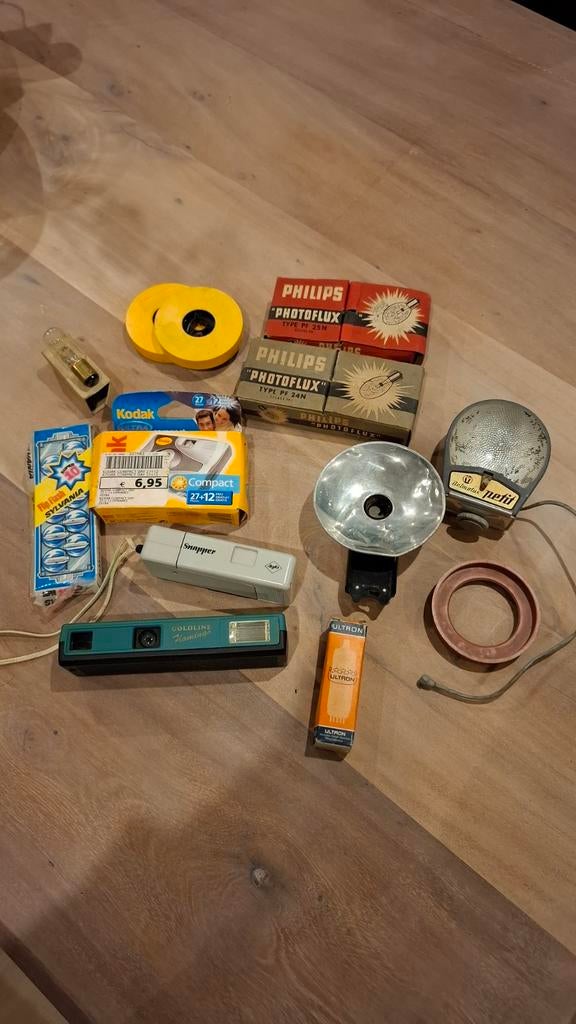 Diverse vintage fototoestellen + flitsers + filmpjes, Ophalen of Verzenden, Gebruikt, Overige Merken