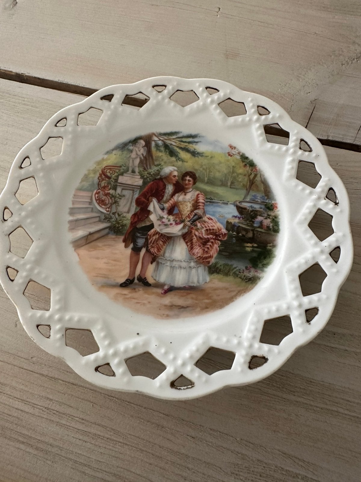 Comptoir vintage en porcelaine ajourée, Antiquités & Art, Enlèvement ou Envoi
