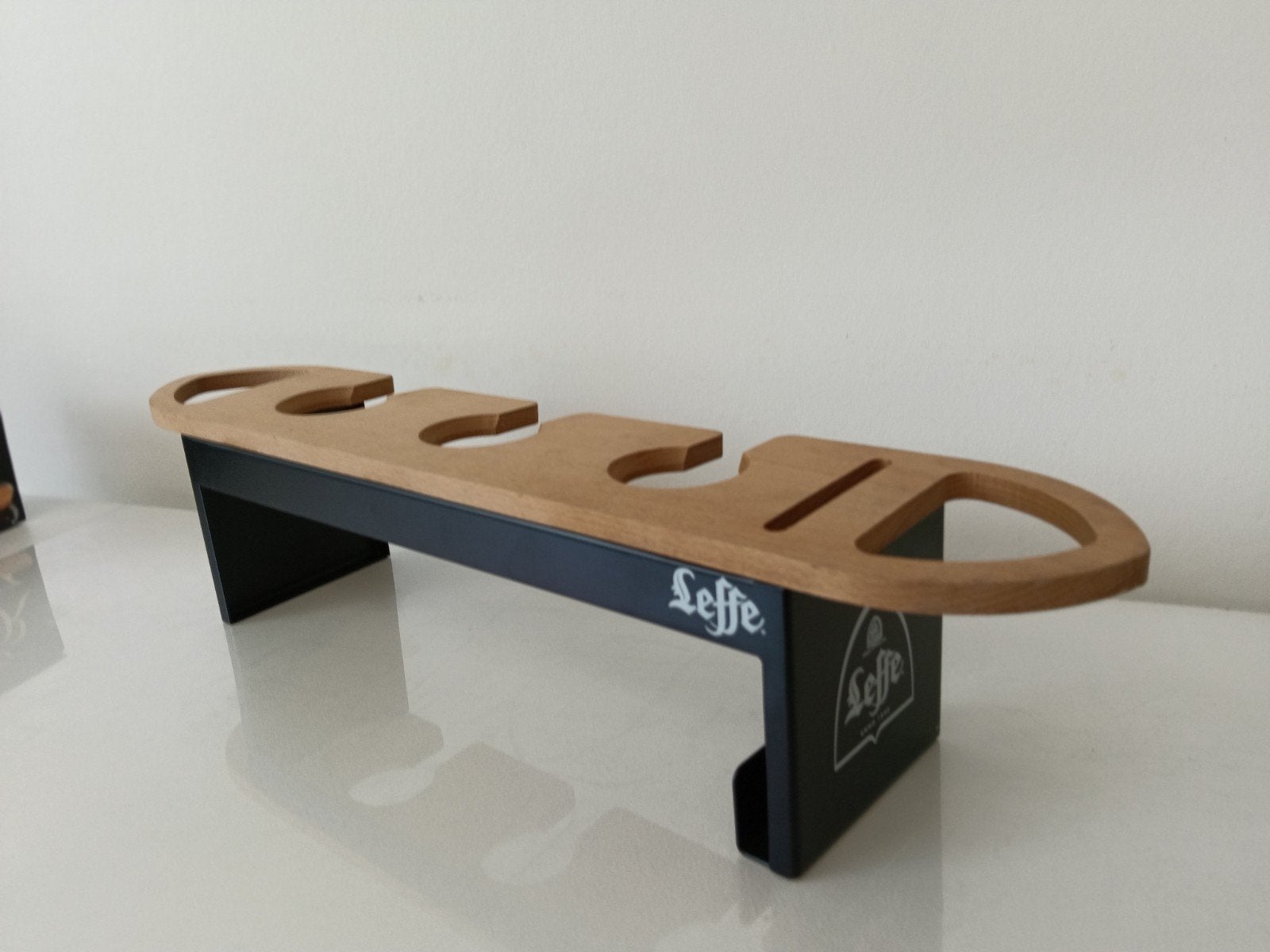Leffe dienblad plateau wandrek rekje. L 50 cm, Huis en Inrichting, Ophalen of Verzenden, Zo goed als nieuw, Hout, Dienblad