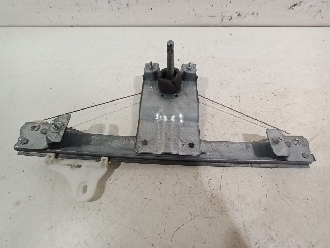 Raammechaniek rechts achter Renault Clio, Onderdelen@venauto.nl, Van der Ven Autorecycling B.V., Gebruikt, Ettenseweg 76, 4706 PB Roosendaal, The Netherlands