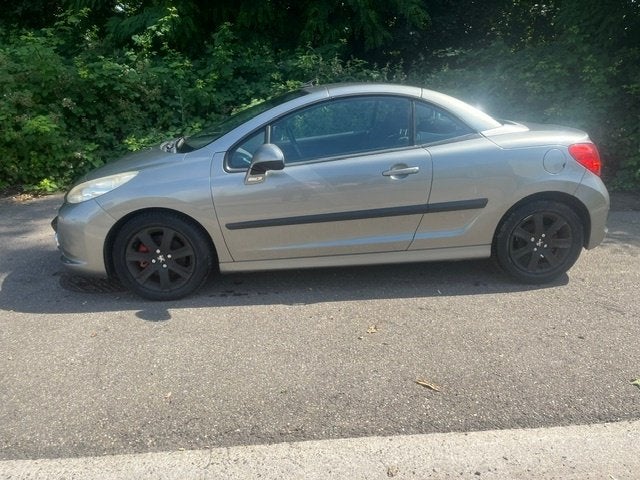 Peugeot 207 cc cabrio    K O O P J E, Auto's, 4 zetels, Stof, Zwart, 4 cilinders