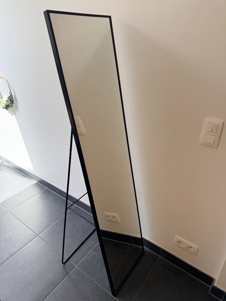 Karmsund staande spiegel (ikea), Huis en Inrichting, Ophalen, Minder dan 50 cm, Zo goed als nieuw, 150 tot 200 cm