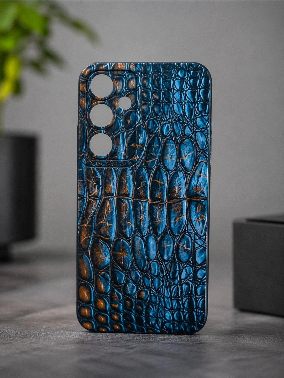 Samsung Galaxy S24 / S24+ coque effet croco bleu graphite, Enlèvement ou Envoi, Bleu