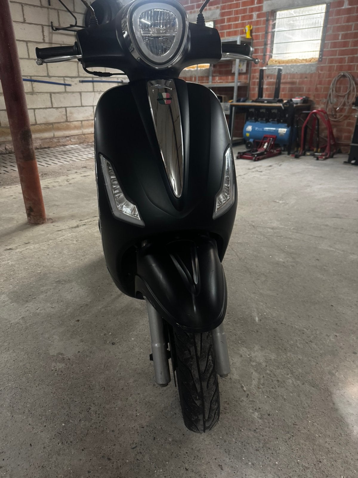 Obtient la classe B de Bravo, Vélos & Vélomoteurs, Enlèvement, Comme neuf