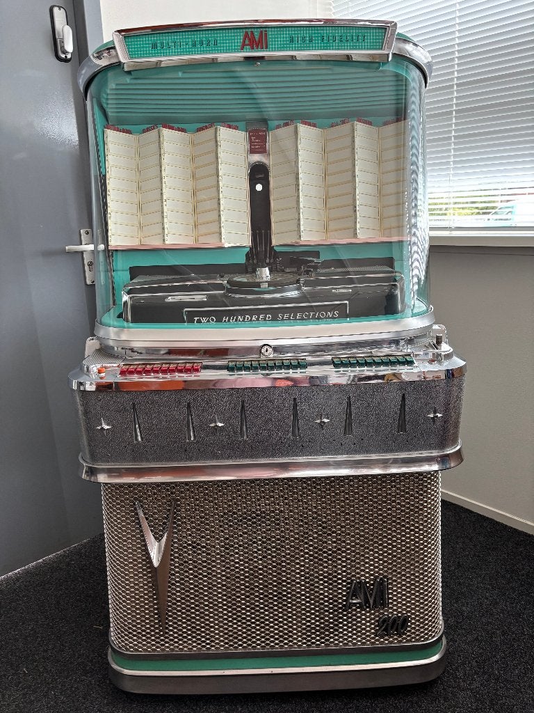 JUKEBOX AMI I200 te koop, Collections, Machines | Jukebox, Utilisé, Ami, Avec singles, Enlèvement