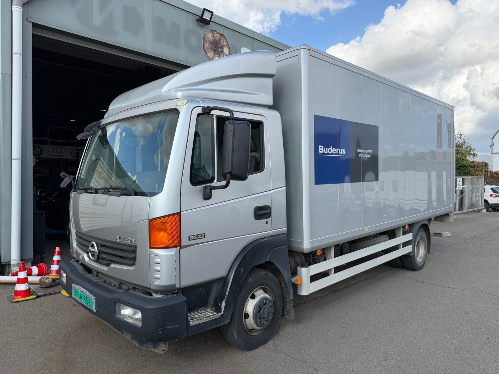 Nissan ATLEON 95.22 Bouwjaar 2009 AIRCO, Auto's, Overige merken, Stof, Bedrijf, Grijs