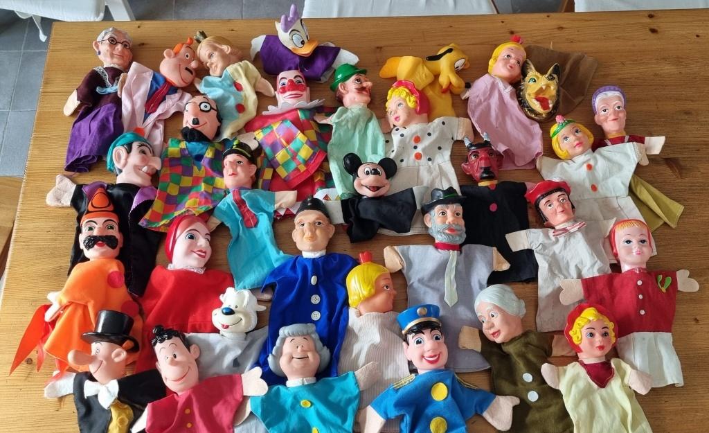 poppenkast poppen 31 stuks, Kinderen en Baby's, Speelgoed | Poppen, Ophalen, Gebruikt