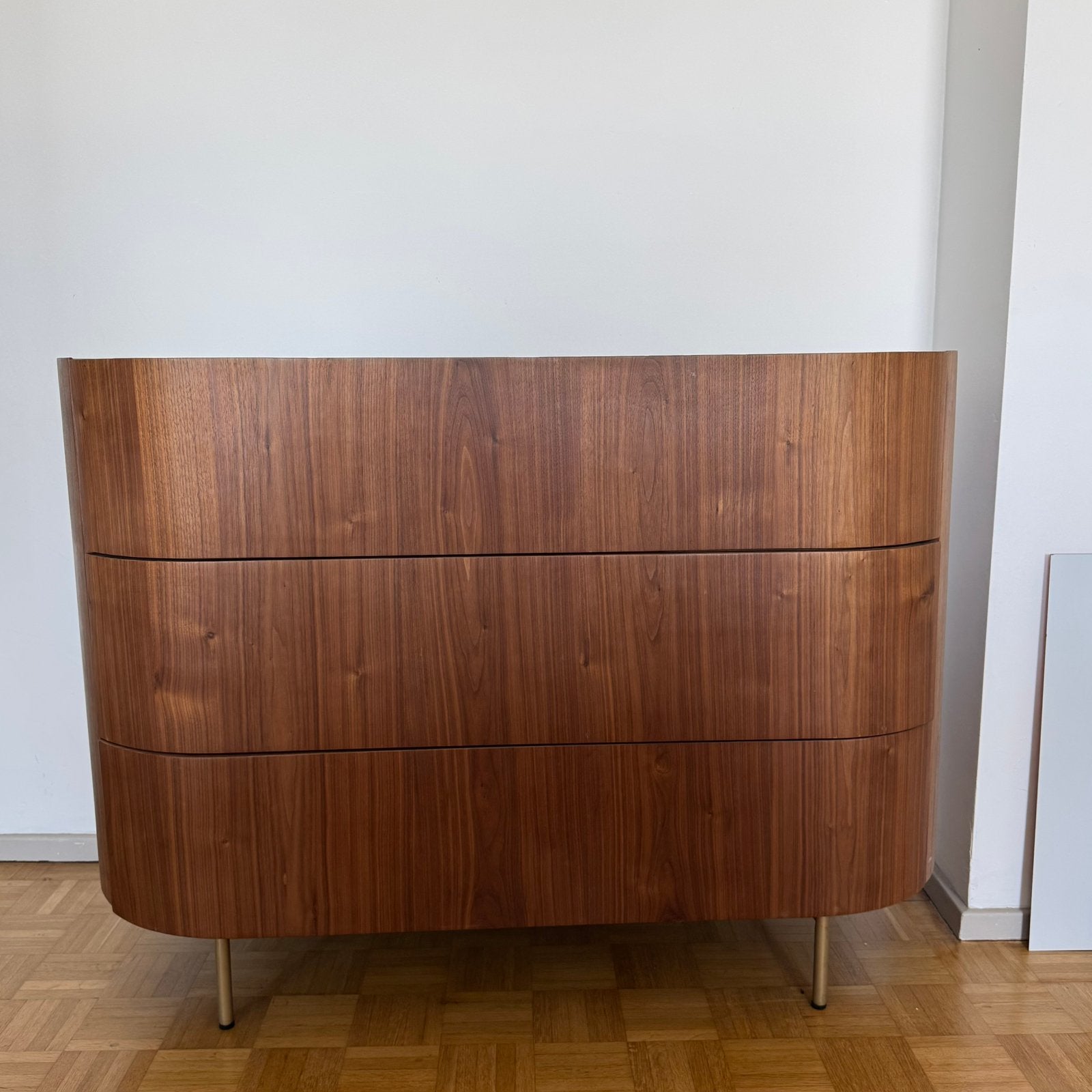 Dressoir in notenhout en leer - AMPM, Maison & Meubles, 3 ou 4 tiroirs, 25 à 50 cm, Moins de 100 cm, Comme neuf