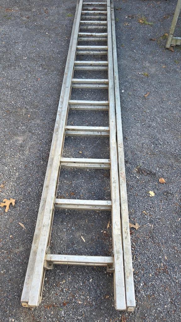 Lange aluminiume ladder., Doe-het-zelf en Bouw, Ladders en Trappen, Ophalen, Ladder
