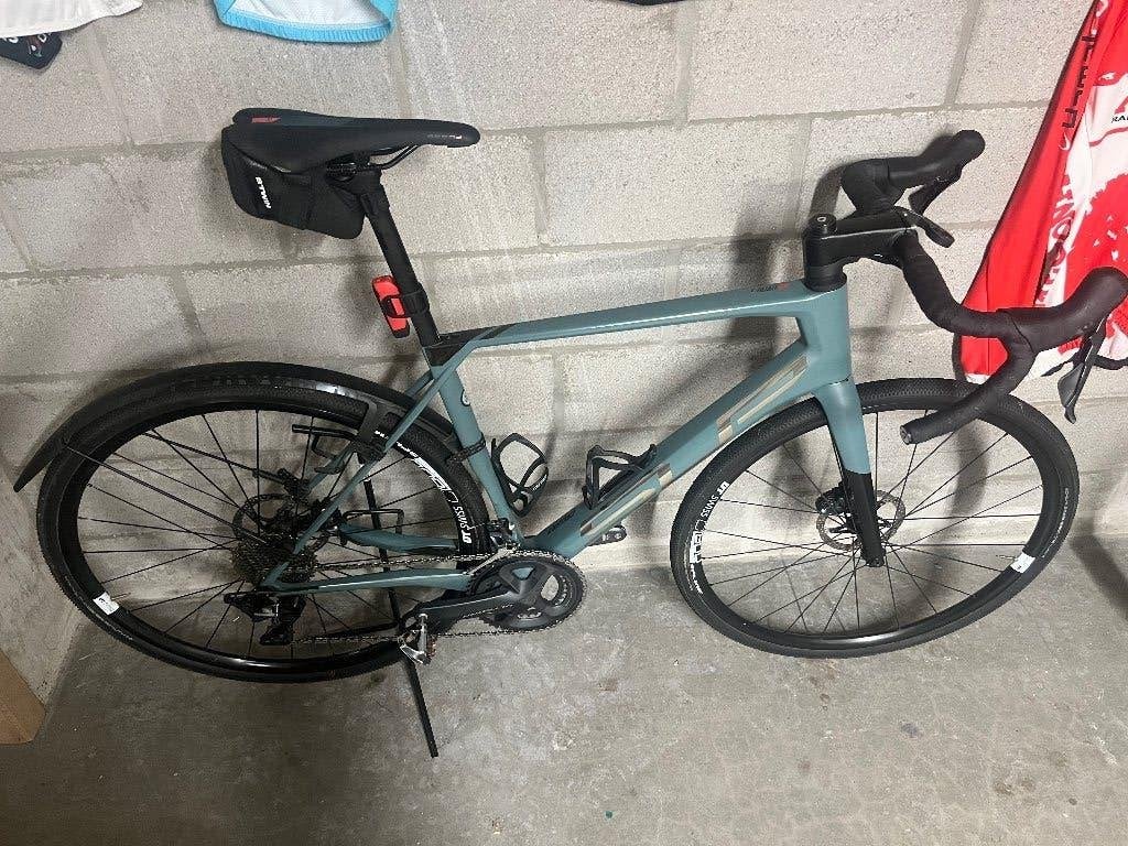 Superior - X-road Issue SE, Gebruikt, Carbon, 10 tot 15 versnellingen, Schijfrem