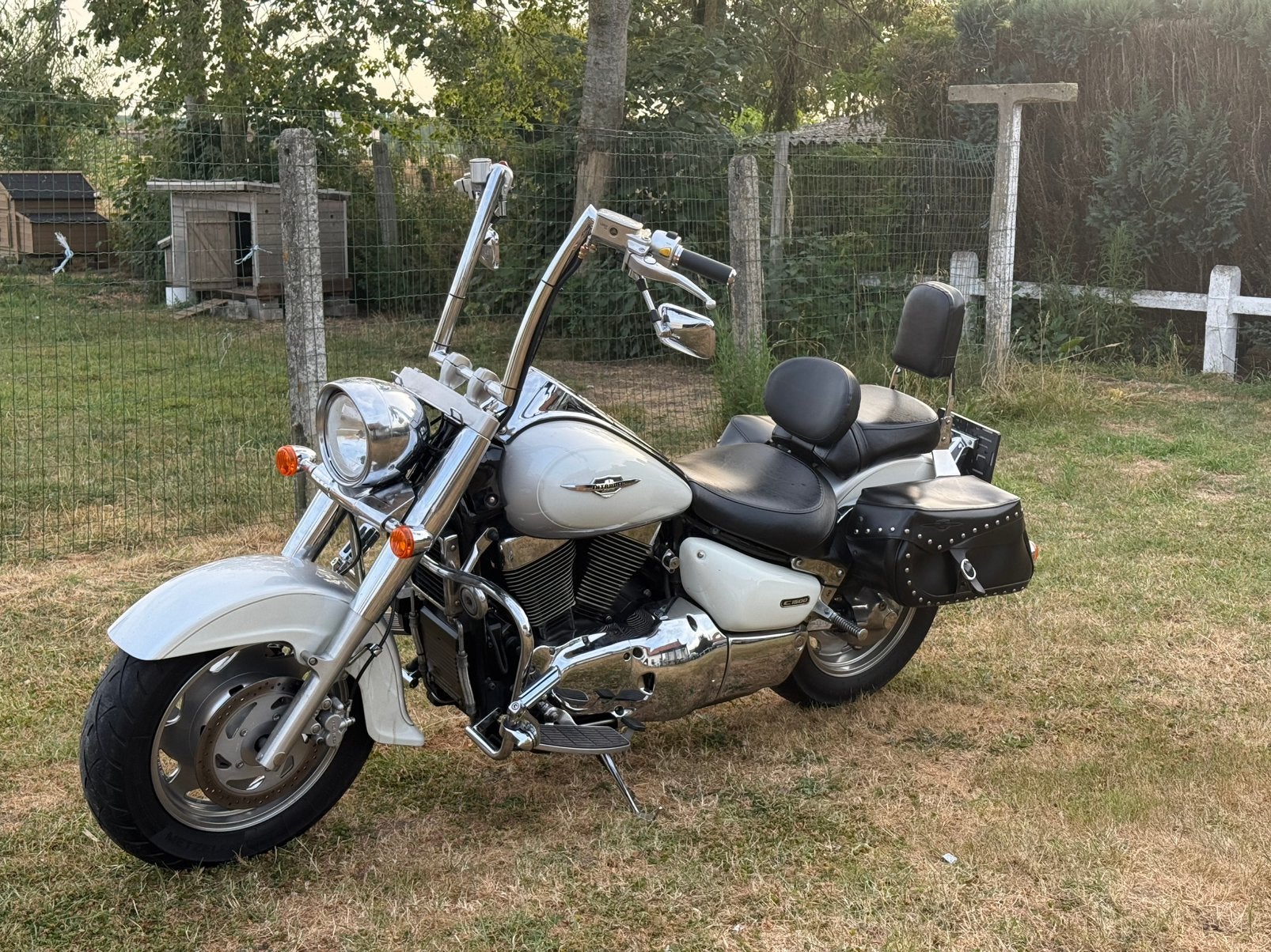 Suzuki Intruder C1500, Motos, Motos | Suzuki, Plus de 35 kW, Chopper, 2 cylindres, Particulier