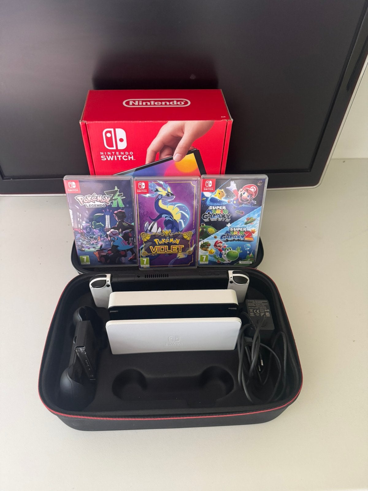 Nintendo Switch OLED – Nieuwstaat + 3 topgames, Games en Spelcomputers, Spelcomputers | Nintendo Switch, Met games, Zo goed als nieuw