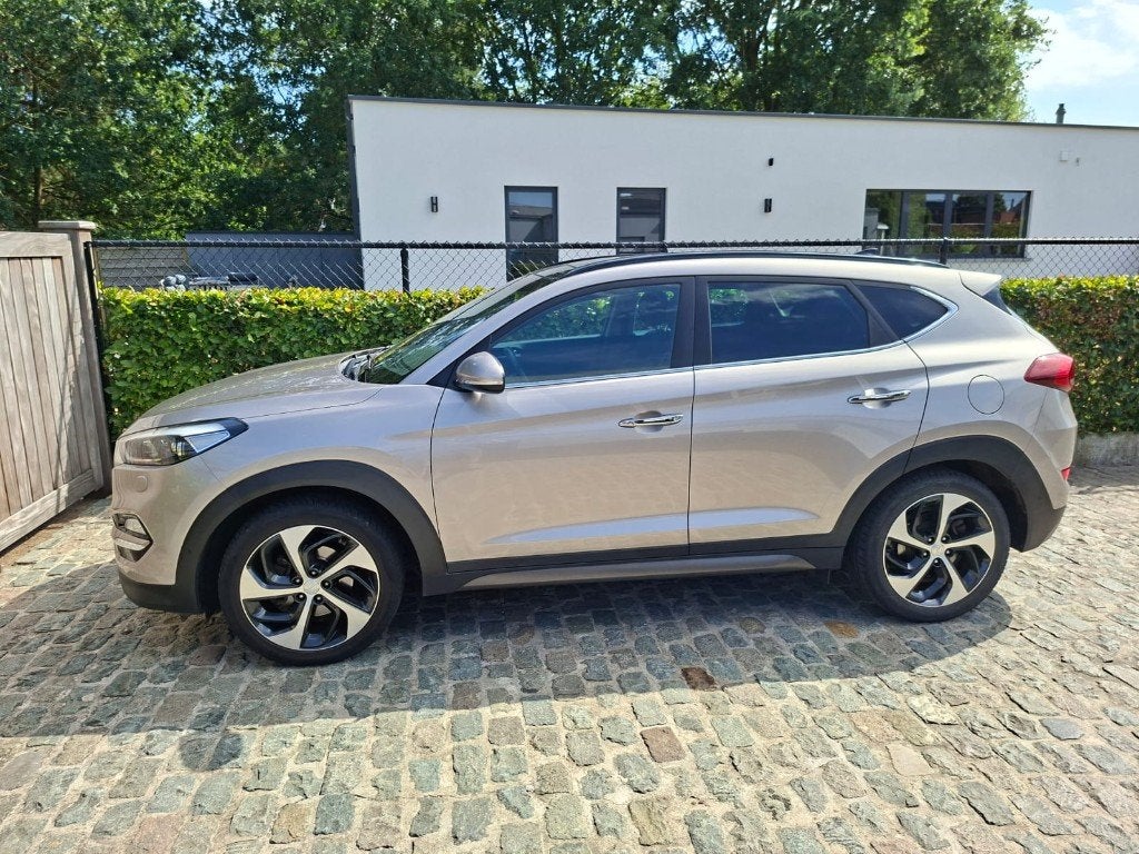 Hyundai Tucson 2.0 CRDI  4x4  Automaat, Auto's, Hyundai, Automaat, Dealer onderhouden, Parkeersensor, 170 g/km