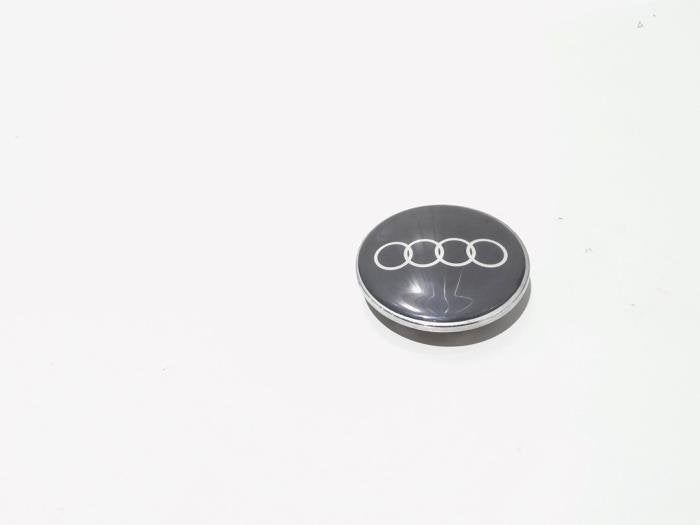Enjoliveur moyeu d'un Audi A4, -, 3 mois de garantie, Audi, Utilisé