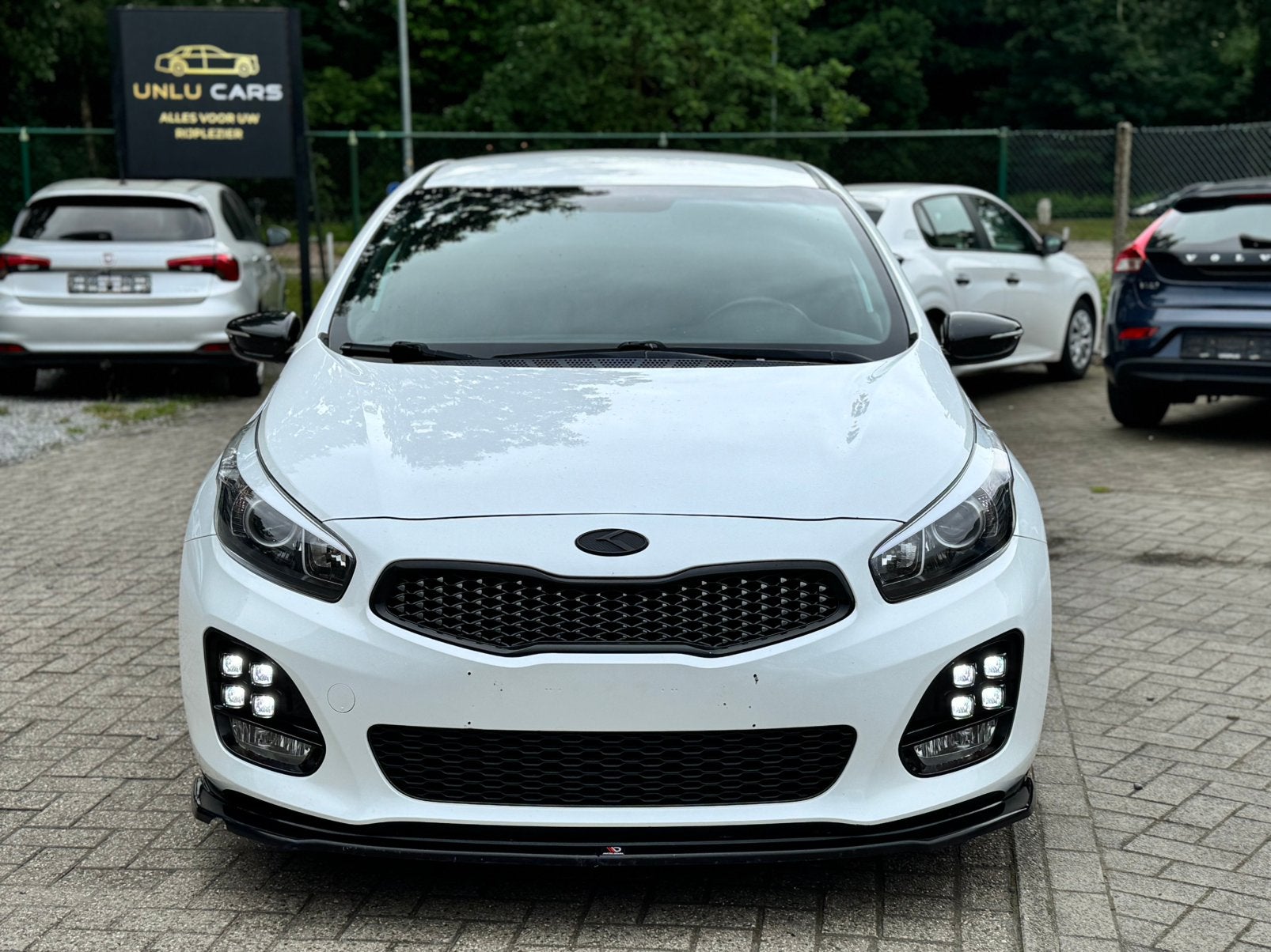 KIA CEE-D SPORTPAKKET 1.6 DIESEL EURO 6B 115.000KM, Stof, 4 cilinders, Wit, Bedrijf