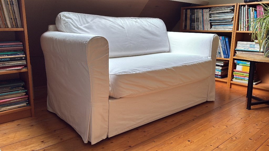 Slaapbank, Huis en Inrichting, Slaapkamer | Slaapbanken, Ophalen, Beige, 140 cm, Zo goed als nieuw