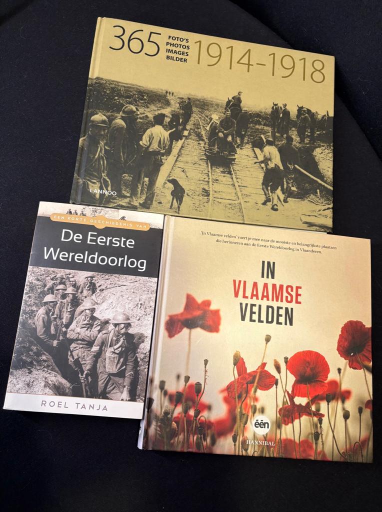 W.O.1 - 3 livres en néerlandais, Enlèvement ou Envoi, Avant 1940, Diverse auteurs, Comme neuf