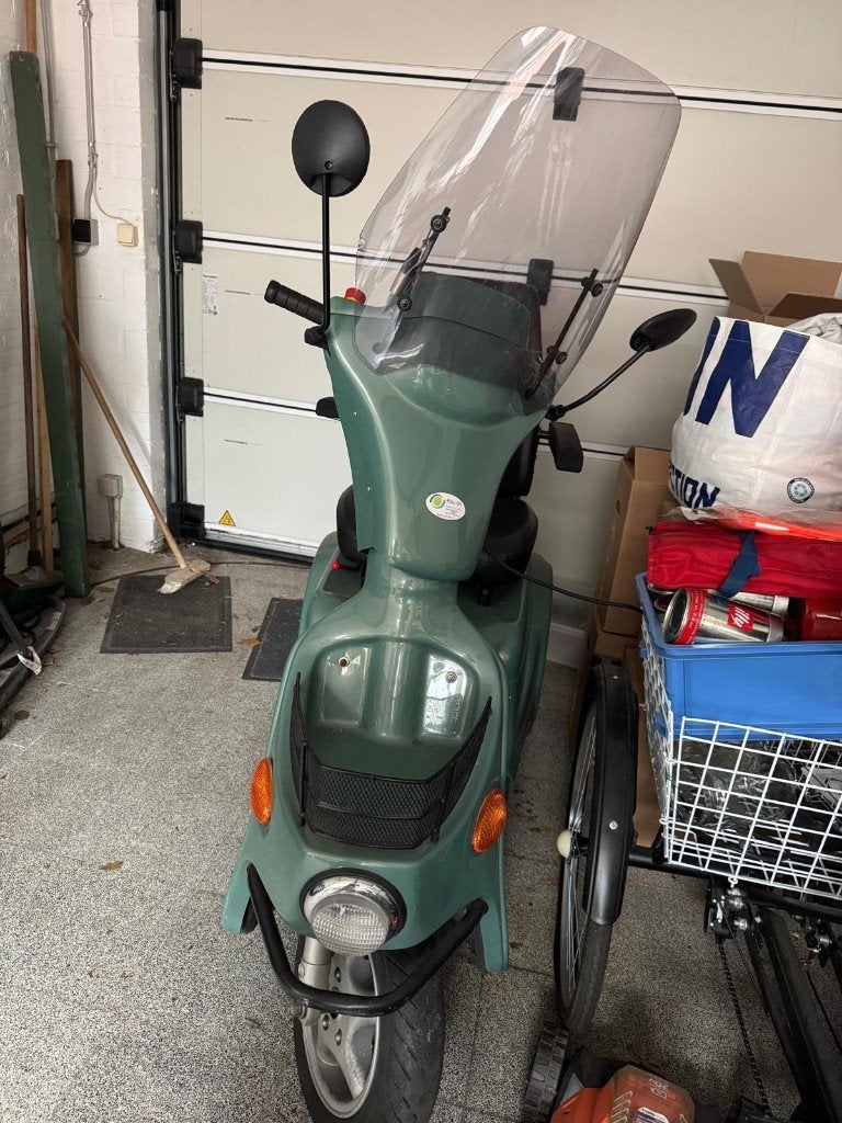 Nette scootmobiel, 3 wielen met accessoires, Gebruikt, 46 km of meer, 11 t/m 15 km/u, Ophalen