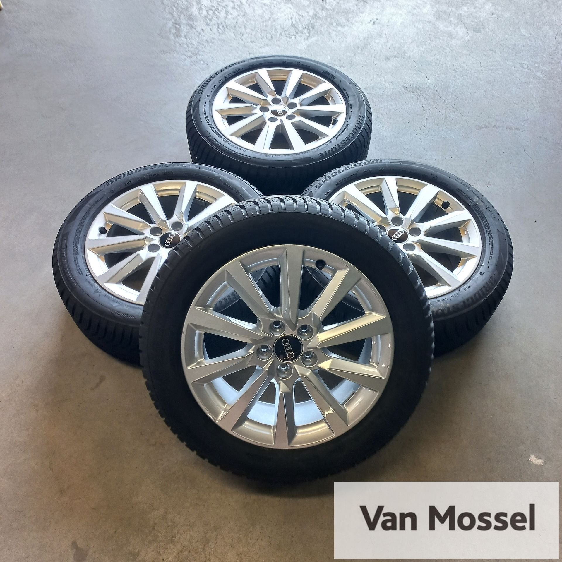 Audi A1 Bridgestone Blizzak LM001 195/55/R16 91V, Gebruikt, -, Banden en Velgen, 195 mm