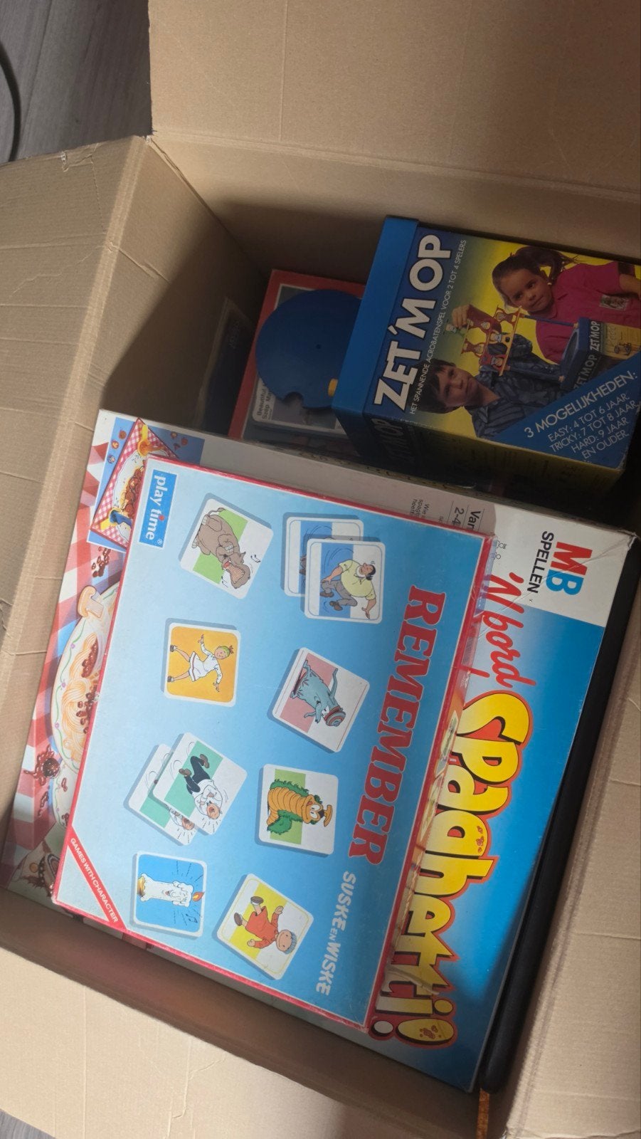 Gratis doos met spelletjes, Enlèvement
