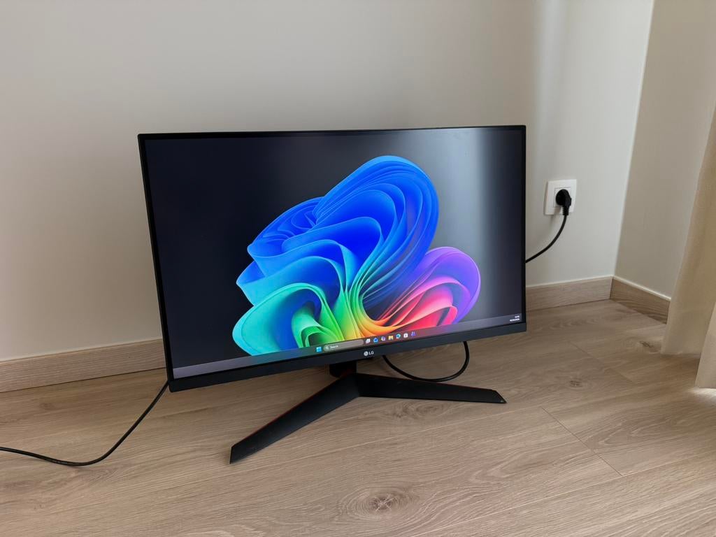 LG UltraGear 27GL850-B - 27 Inch QHD 144Hz Nano IPS monitor, Gaming, IPS, 1 à 2 ms, Comme neuf