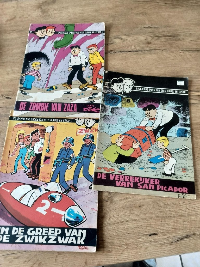 3x dees dubbel 5  27  31  1ste druk, Ophalen of Verzenden