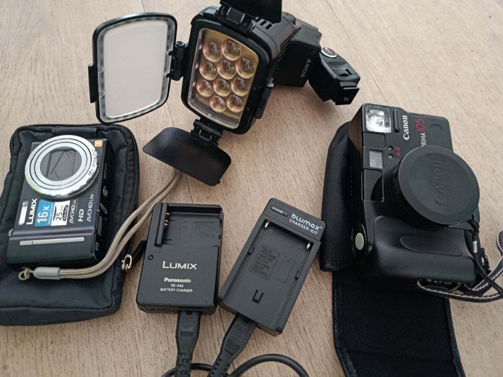 Aparalle foto Panasonic et Canon et flache, Enlèvement ou Envoi