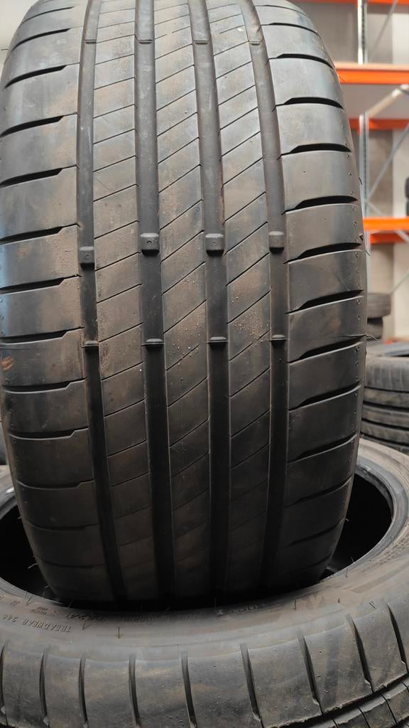 235/35r19 Bridgestone 70€ per stuk met montage en balanceren, Ophalen