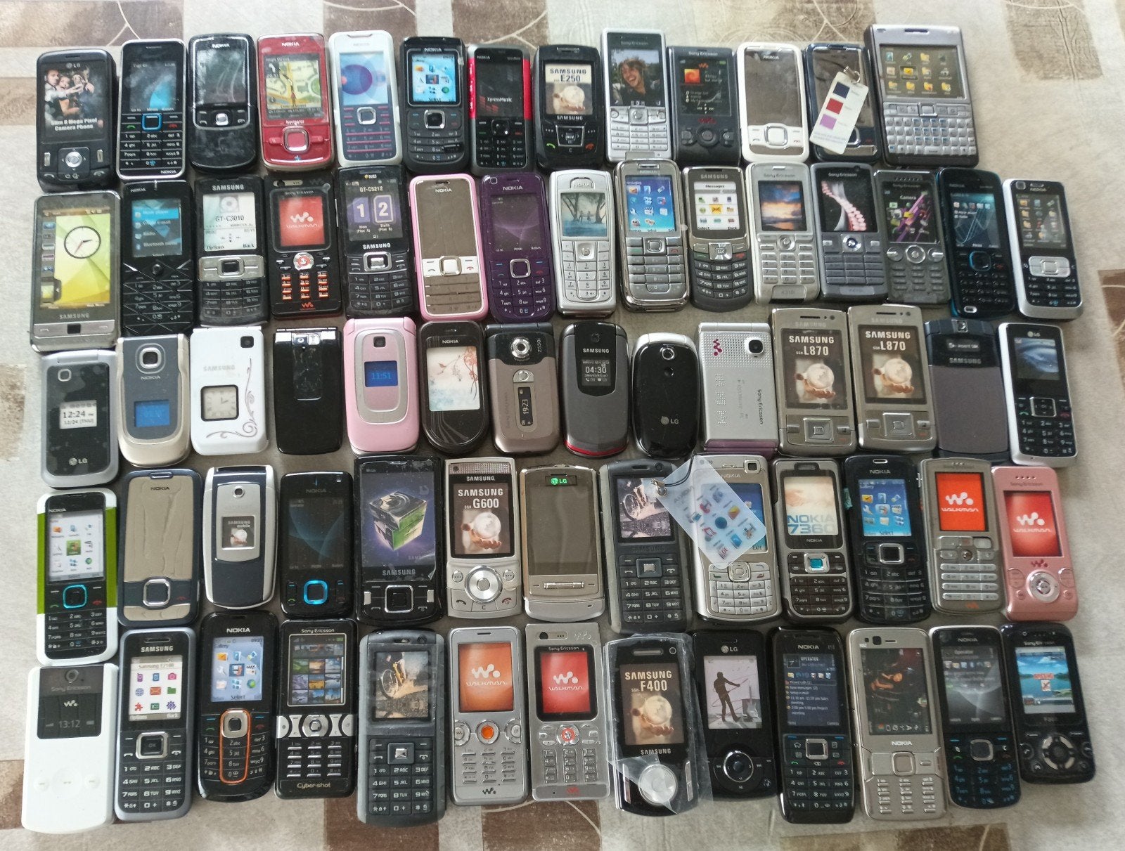 Lot van 68 vintage dummy GSM's - Etalagemodellen, Ophalen of Verzenden, Gebruikt
