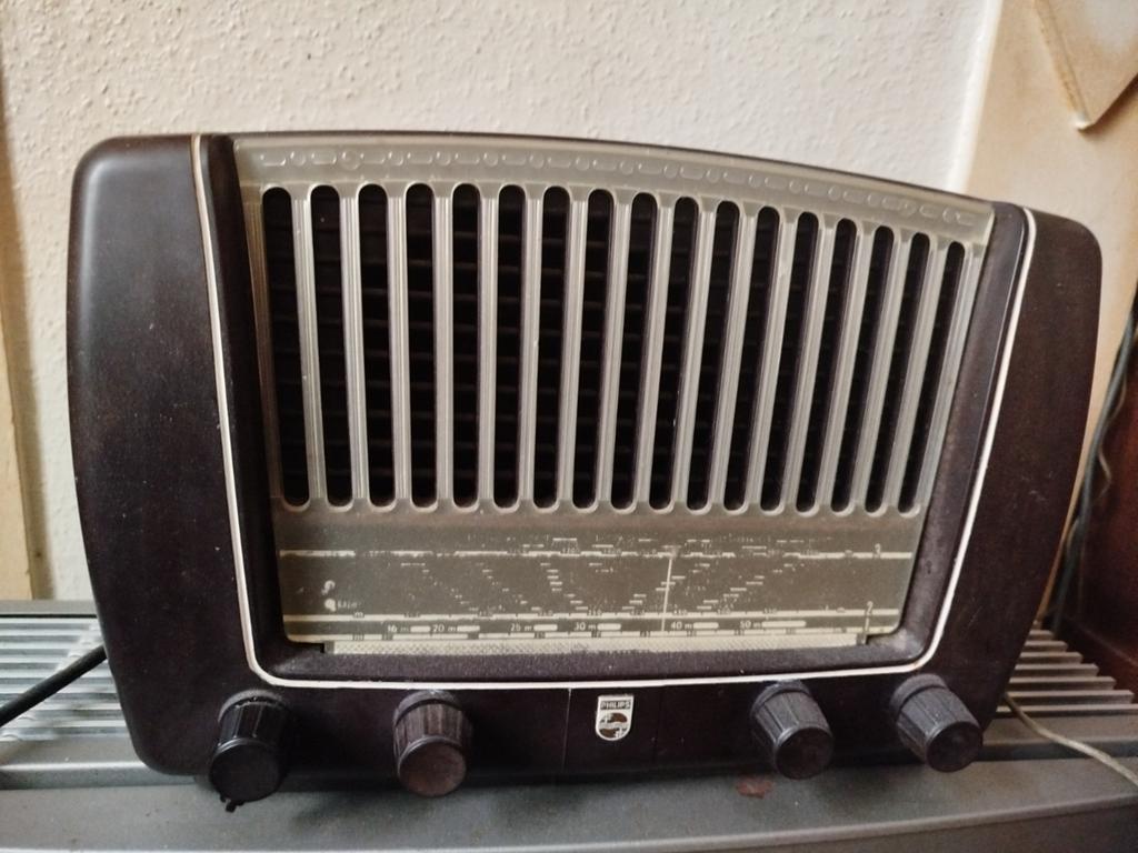 FRANSE PHILIPS RADIO., Ophalen