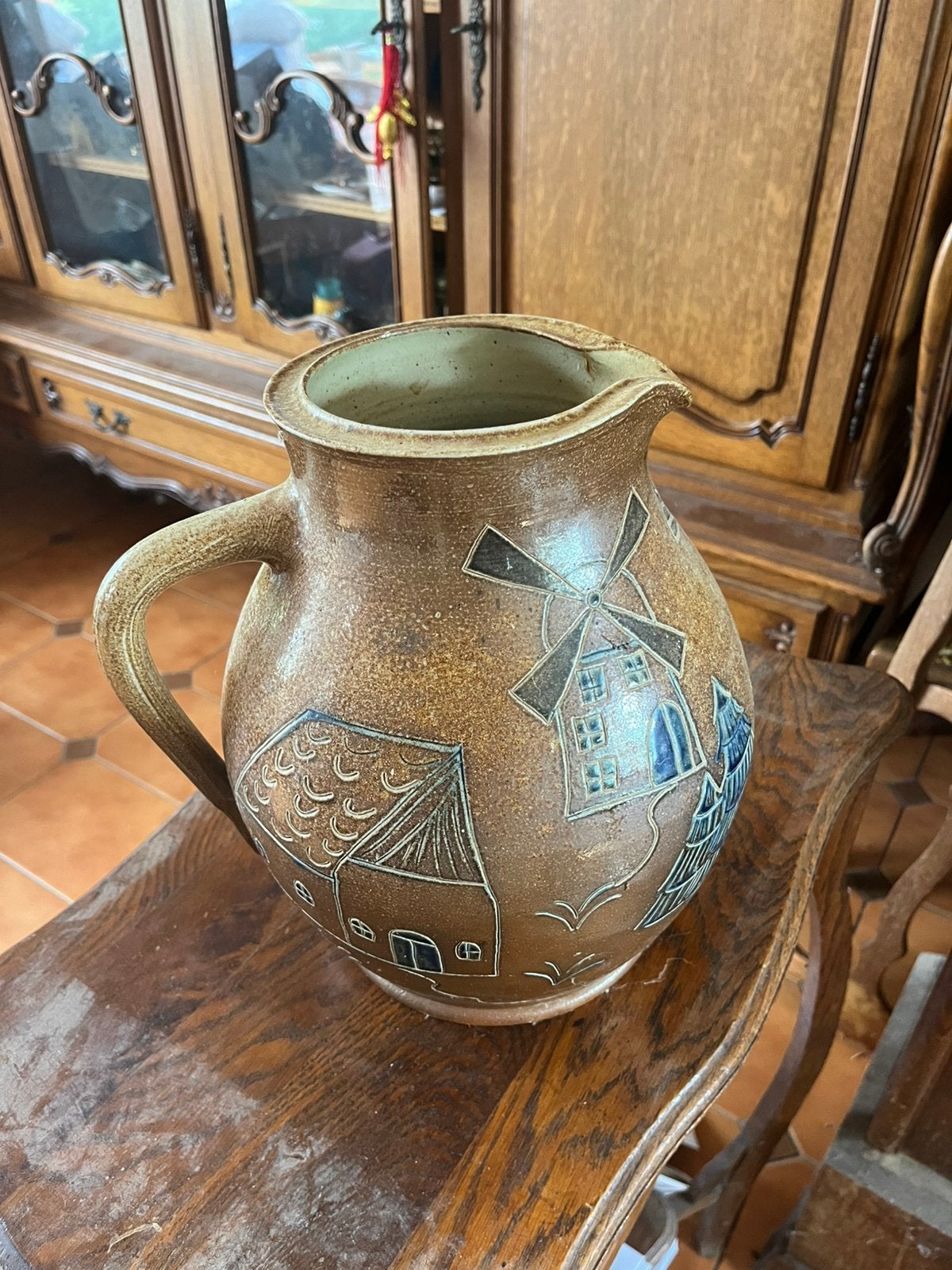 Grand cache-pot vintage en grès – moulins & têtes de lion, Enlèvement, Utilisé