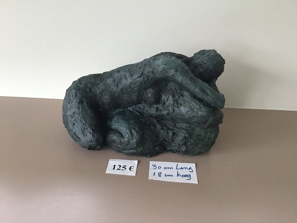mooi beeld : "slapende vrouw op rots", Ophalen of Verzenden, Beeld, Vrouw