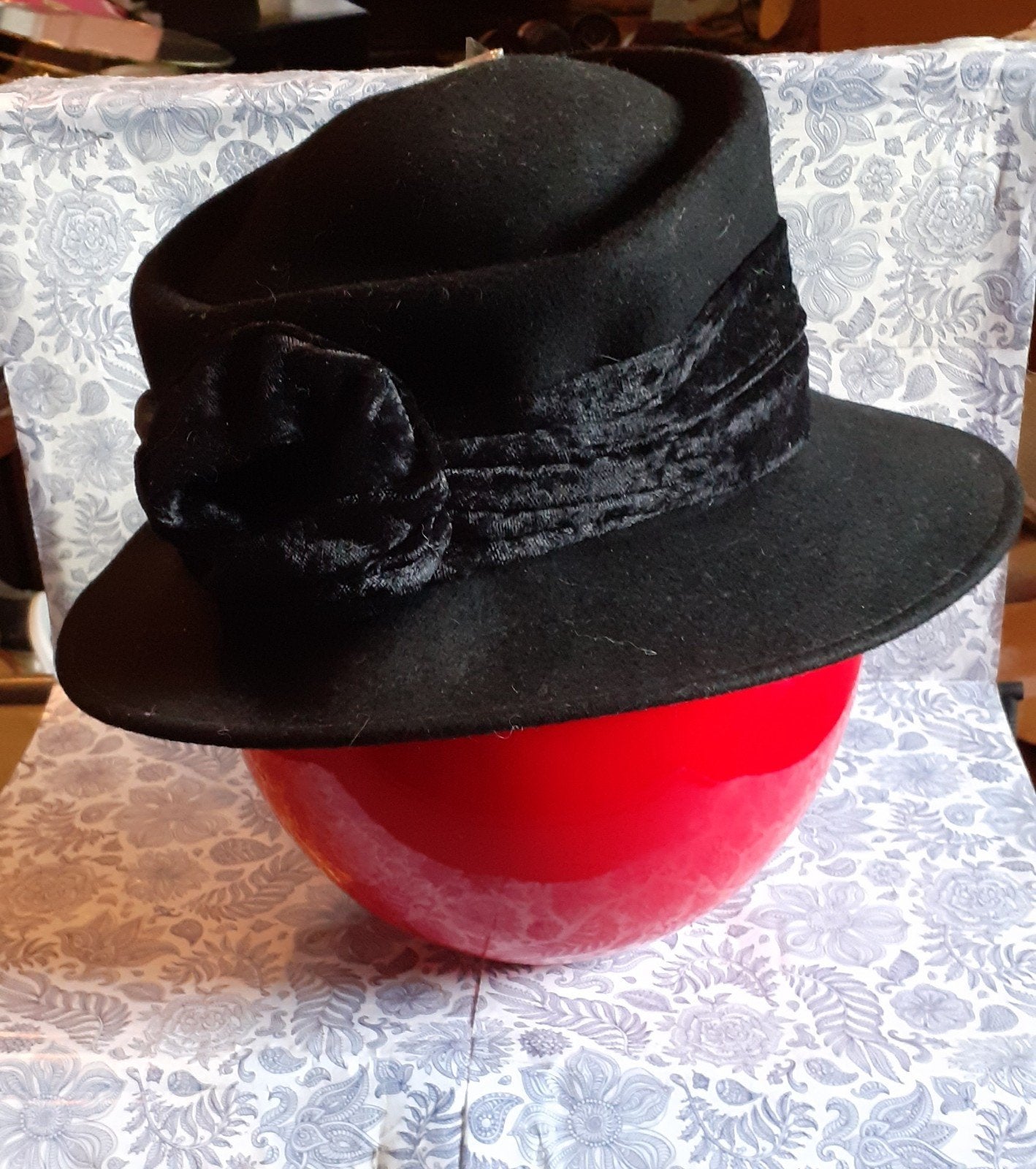 chapeau femme feutre de laine noir, Enlèvement ou Envoi, Porté, 56 ou 57 cm (M, 7 ou 7⅛ pouces), Chapeau