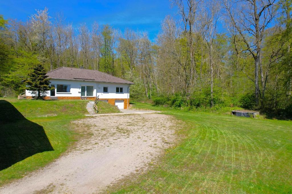 Rustig gelegen, ruime bungalow in de Eifel, Immo, Buitenland, Duitsland, Woonhuis, Dorp